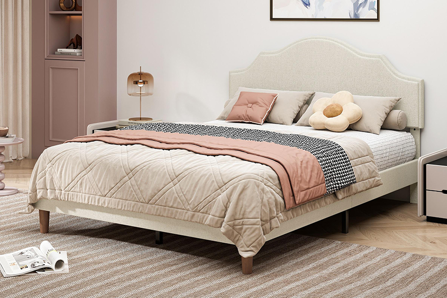 Cama estofada tamanho Queen em tecido bege de alta qualidade N21