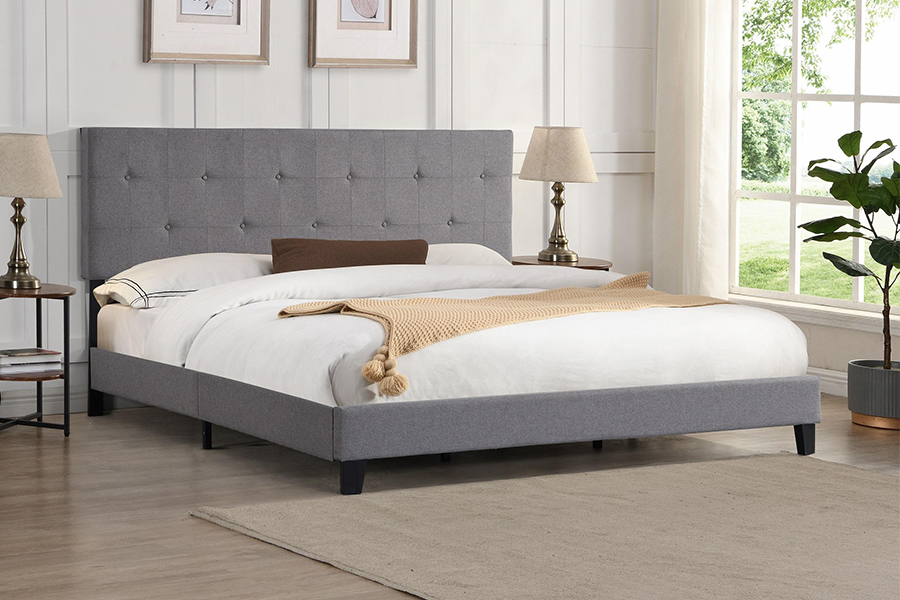 Cama estofada com cabeceira tufada com botão de tecido cinza N7