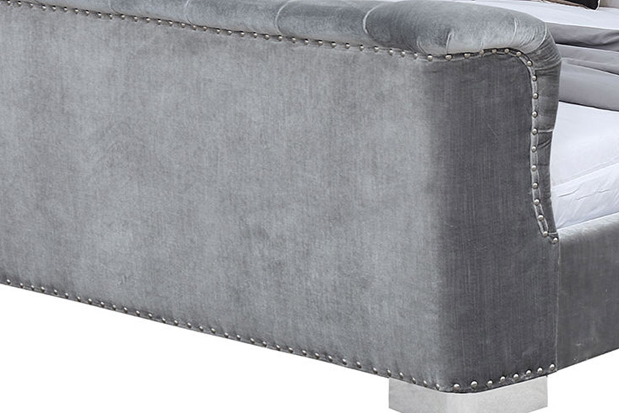 Cama estofada com cabeceira de madeira macia 1402