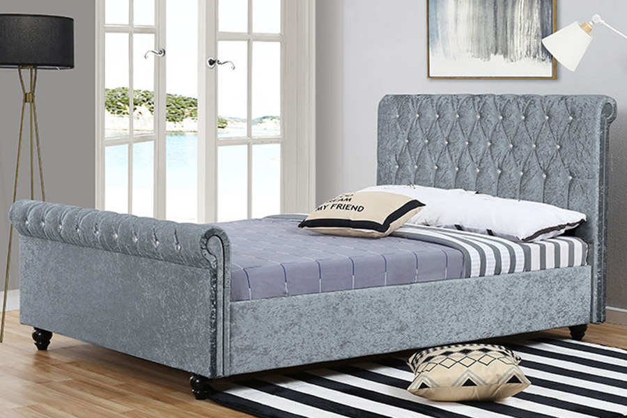 Cama estofada em tecido de veludo com cama trenó 1366 moderna