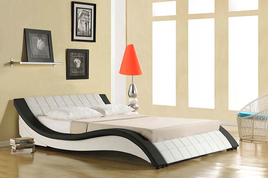 Cama estofada em couro com design curvo clássico 1840