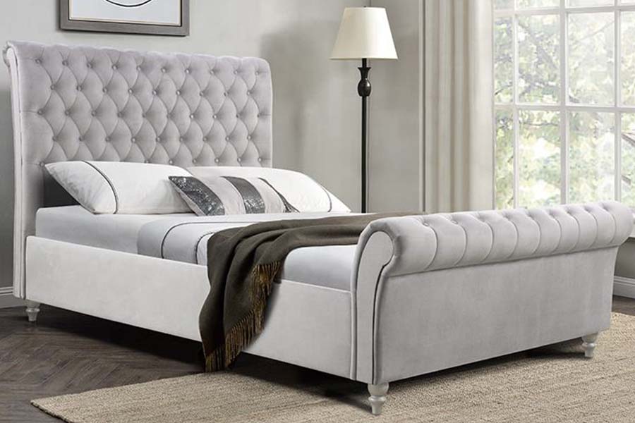 Cama de trenó clássica 1563, cama estofada