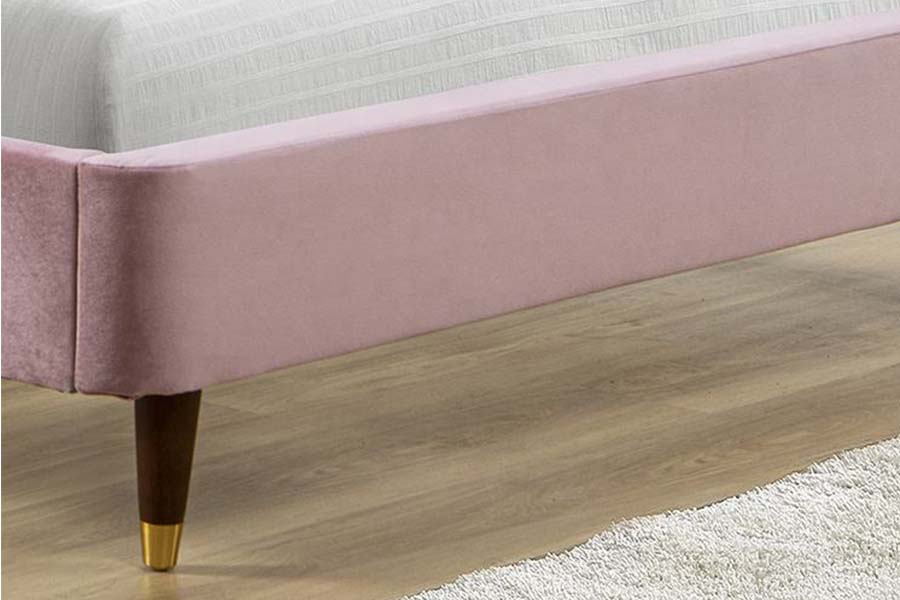 Tecido de veludo rosa 1598 com cama estofada em painel de madeira