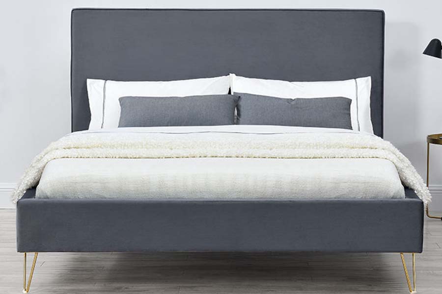 Cama estofada com plataforma em tecido de veludo colorido 1476
