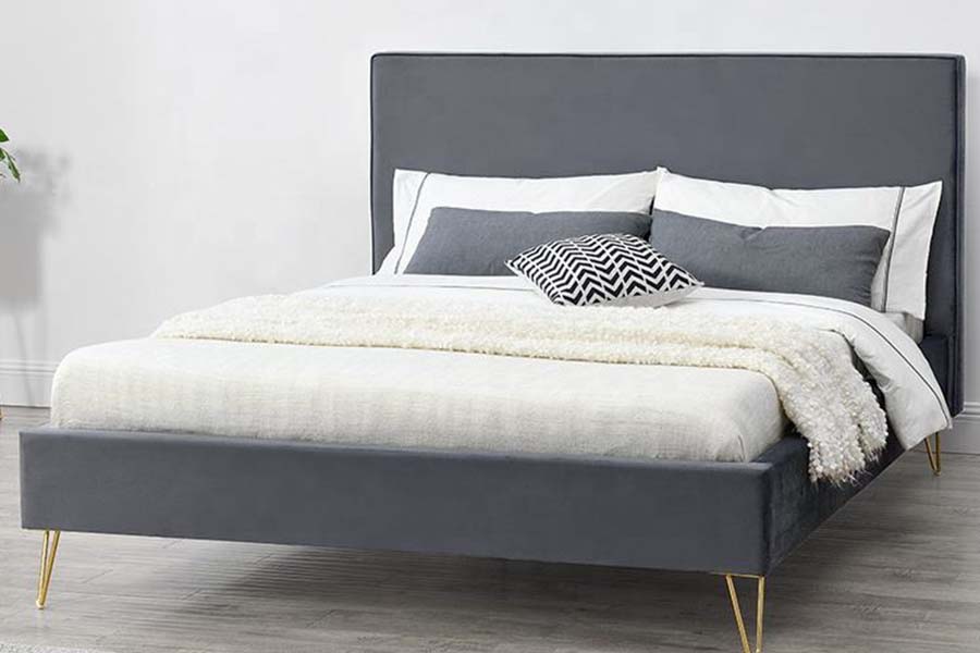 Cama estofada com plataforma em tecido de veludo colorido 1476