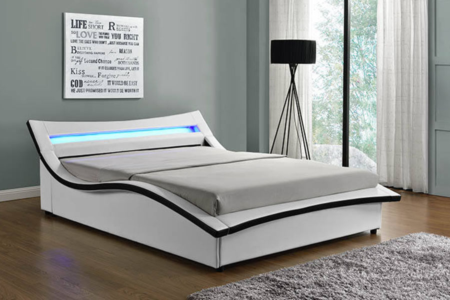 Estrutura de cama estofada com LED de couro PU de luxo 1877