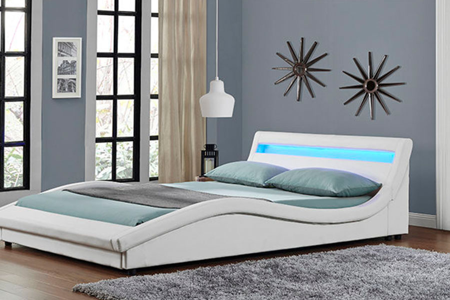 1111-1 Estrutura de cama estofada LED em couro PU de estilo europeu