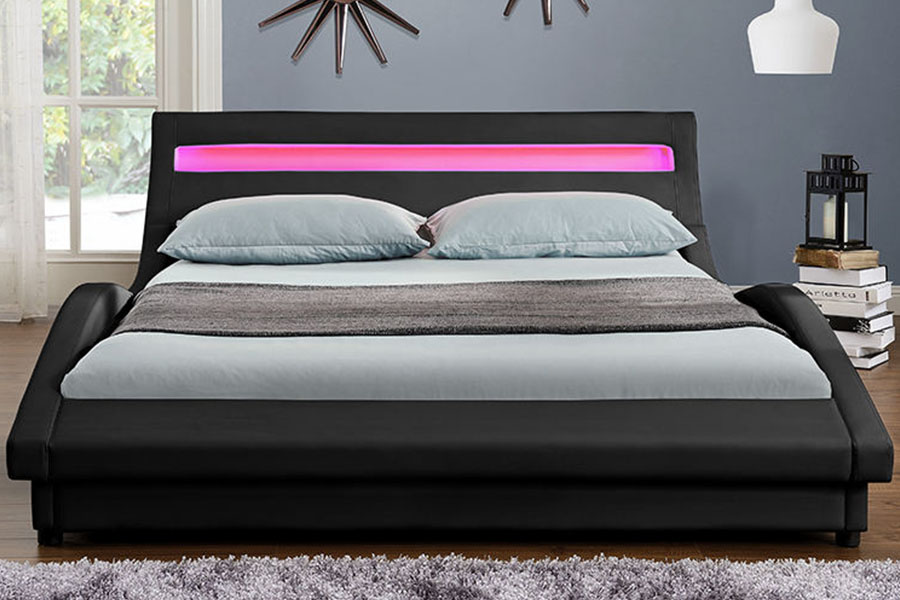 1111-1 Estrutura de cama estofada LED em couro PU de estilo europeu