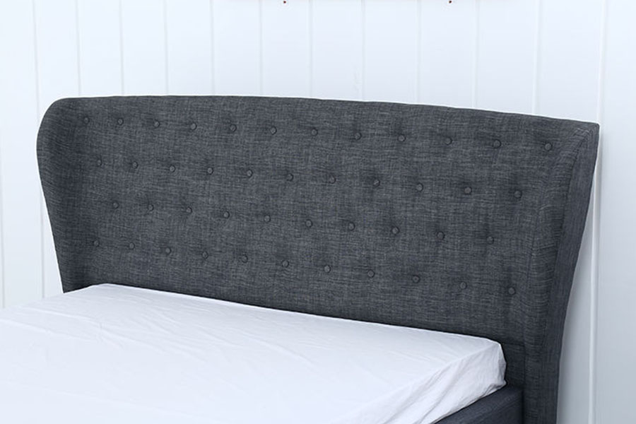 Cama estofada com pernas de madeira com botões de linho cinza europeu 1292G